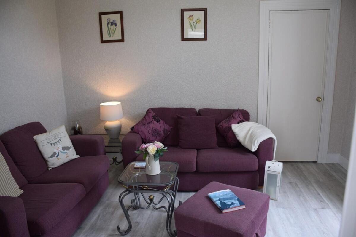 One Marine Place Port Bannatyne Bilik gambar