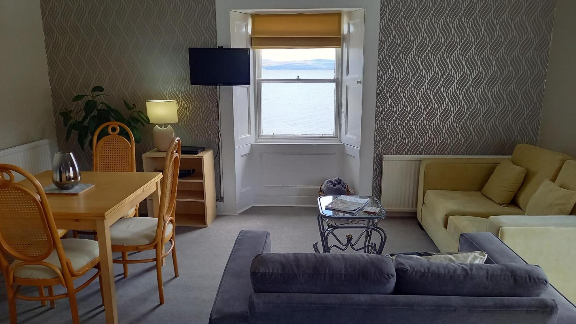 One Marine Place Port Bannatyne Bilik gambar