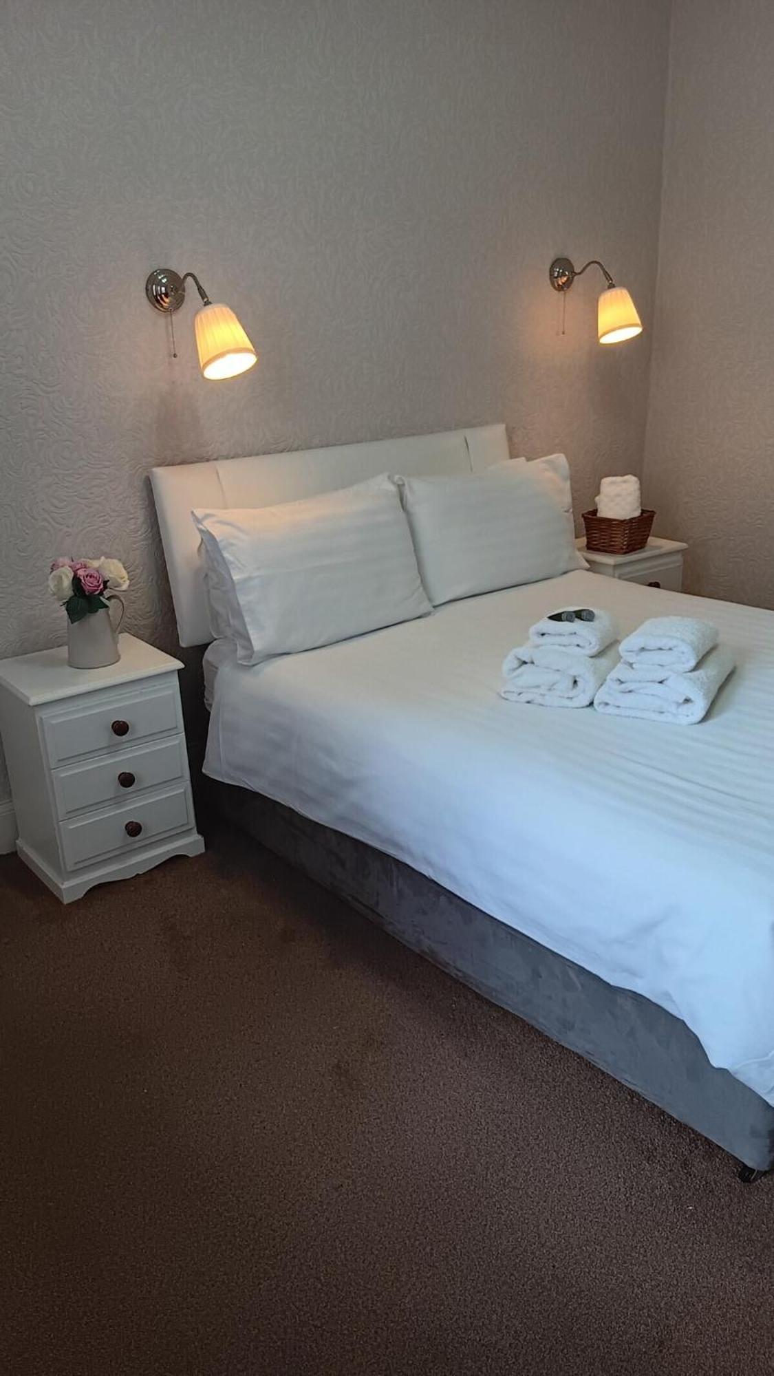 One Marine Place Port Bannatyne Bilik gambar
